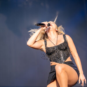 Zara Larsson op Beachfestival te Nieuwpoort 2023