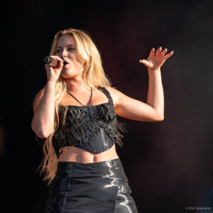 Zara Larsson op Beachfestival te Nieuwpoort 2023